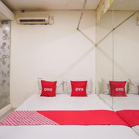 Super Oyo Capital O 92633 Spring Hotel Gubeng Surabaja Exteriér fotografie