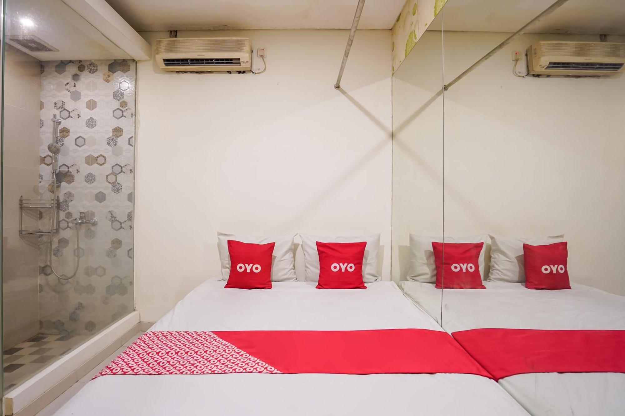 Super Oyo Capital O 92633 Spring Hotel Gubeng Surabaja Exteriér fotografie