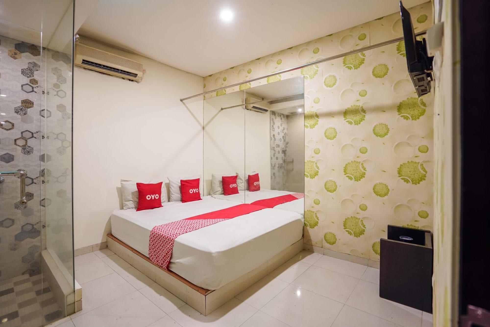 Super Oyo Capital O 92633 Spring Hotel Gubeng Surabaja Exteriér fotografie